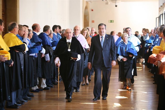 Álvarez-Cascos Y Vicente Gotor En La Inauguración Del Curso 2011-2012