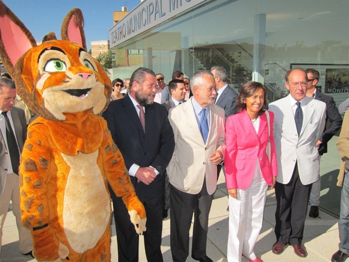 Griñán Y Aguilar Entre El Alcalde De Montoro Y El Consejero De Medio Ambiente