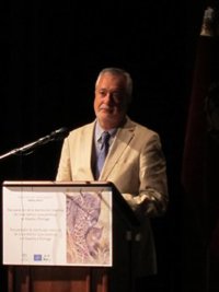 A Griñán le preocupa que el PP transfiera recursos de la educación pública a la privada donde gobierna