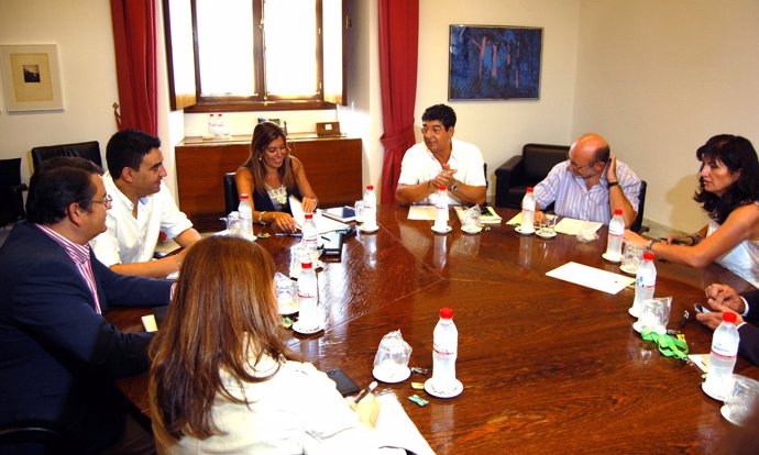 Reunión De Los Grupos Políticos Sobre El Guadalquivir