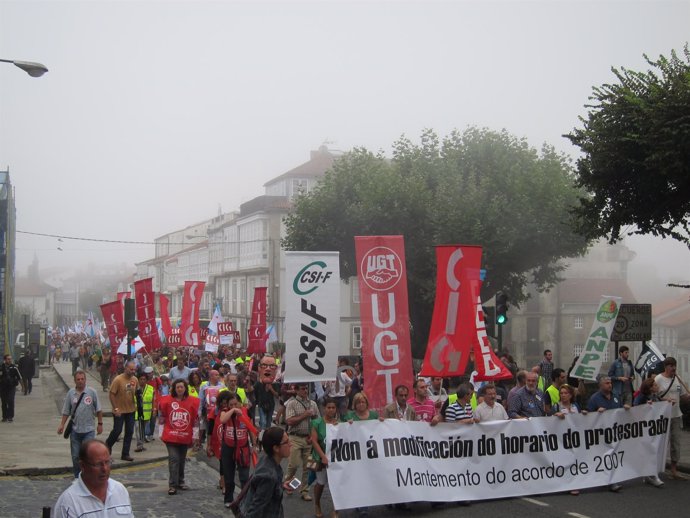 Manifestación Contra Los Recortes De La Educación En Galicia