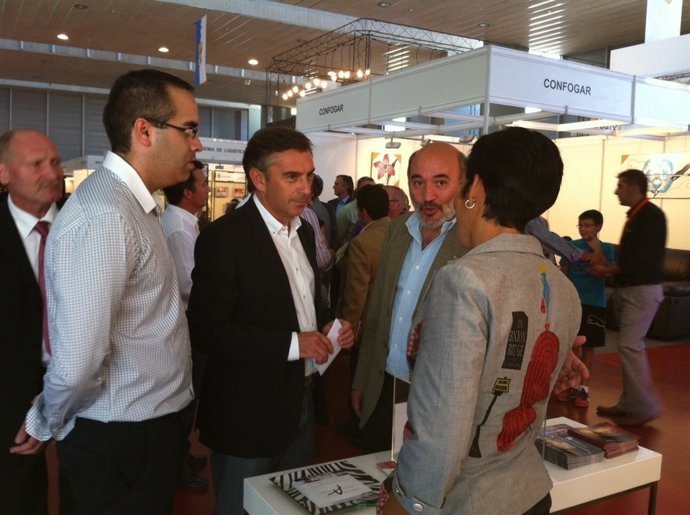 El Presidente De La DPZ Y El Alcalde De Calatayud En La Feria De La Localidad