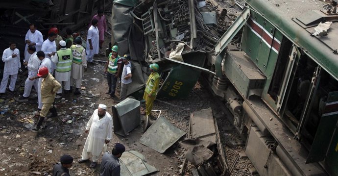Accidente De Tren En Pakistán
