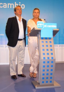 La Portavoz De Medio Ambiente Del PP-A, Carolina Fernández Vigo, En Rueda 