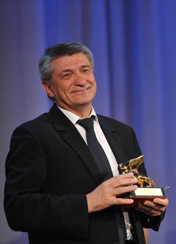 El Director De Cine Ruso Alexander Sokurov Se Lleva El León De Oro En Venecia