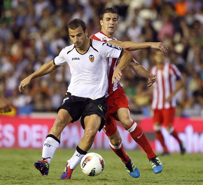 Soldado Se Lleva Un Balón Ante Gabi