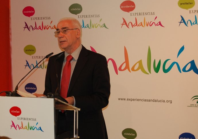 Luciano Alonso en una comparecencia ante los medios