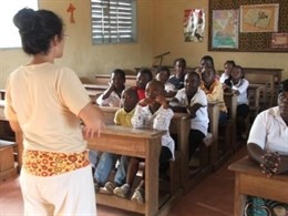 Escola Coral Del Orfeó Enseña Canto En Camerún