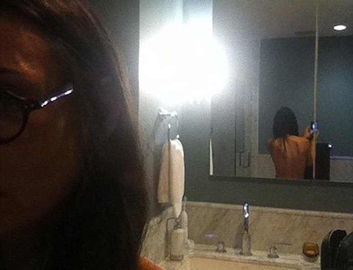 Demi Moore Desnuda En El Baño (TWITTER)