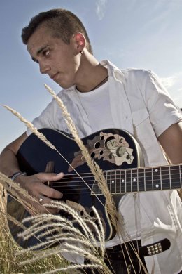 Israel Sánchez (Cantante Gayvision)