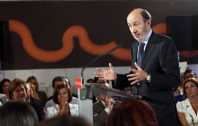 El Candidato Del PSOE, Alfredo Pérez Rubalcaba, En Granada