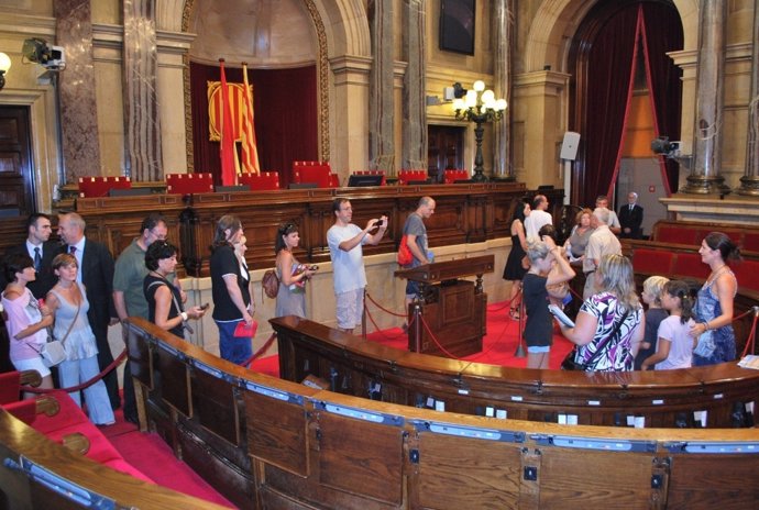 Visitantes En El Parlament