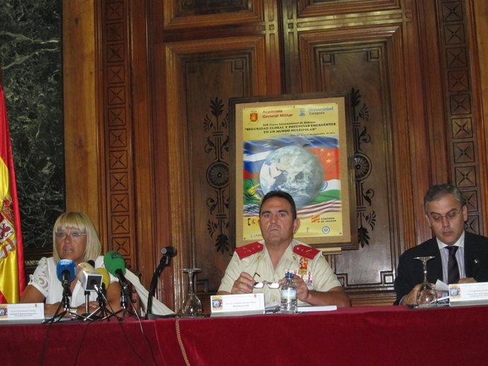 Curso Internacional Defensa De Jaca, Presentación