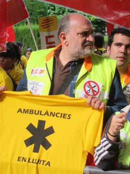 Conductores De Ambulancia Protestan Ante El Parlament