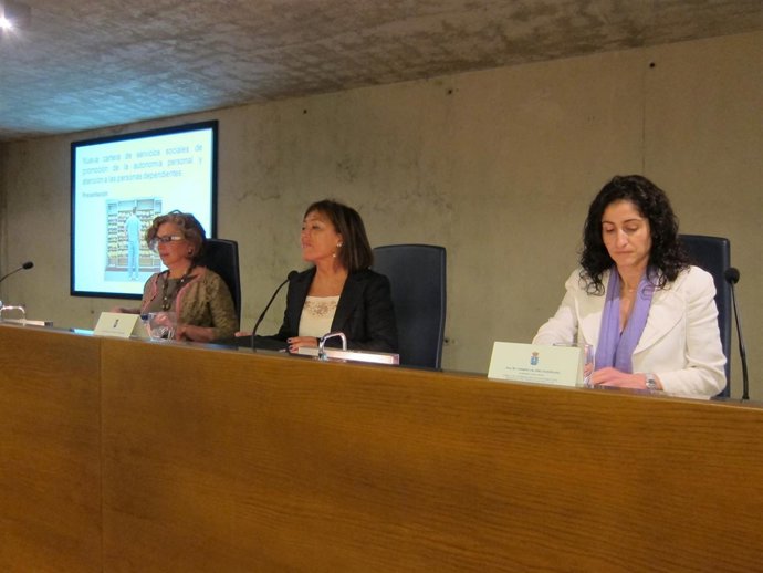 Beatriz Mato Presenta La Nueva Cartera De Servicios A La Dependencia