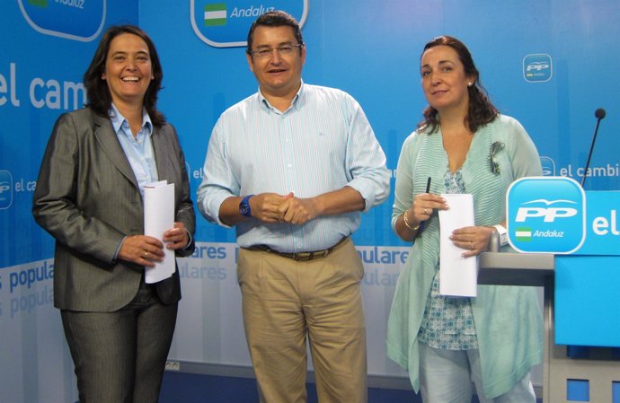 Luisa Chamorro, Antonio Sanz Y Ana María Corredera, Hoy En Rueda De Prensa
