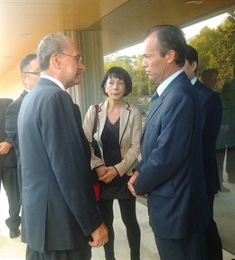 De La Torre, Durante La Recepción