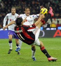 Fútbol/Liga Campeones.- Ibrahimovic no viaja a Barcelona por una lesión en el abductor