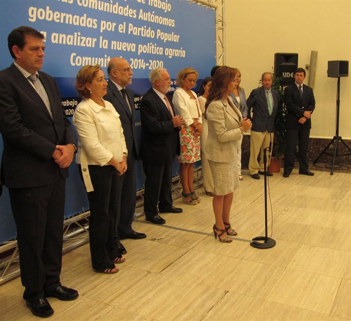 La Consejera De Agricultura Interviene En Presencia De Los Consejeros Del PP
