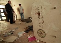 Una grupo de militares prepara la reapertura de la Embajada de EEUU en Libia