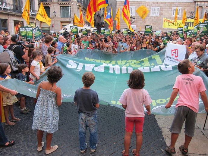 Concentración A Favor De La Inmersión Lingüística