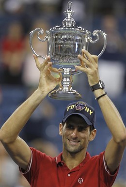 Novak Djokovic Con El Trofeo Del US Open
