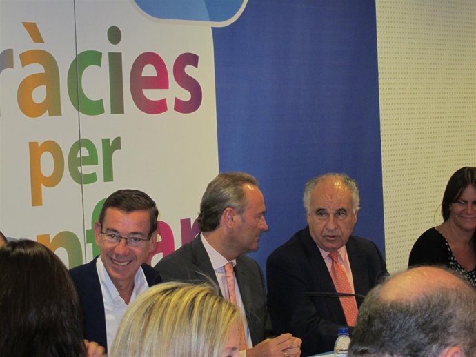 Fabra, Clemente Y Blasco En La Reunión 