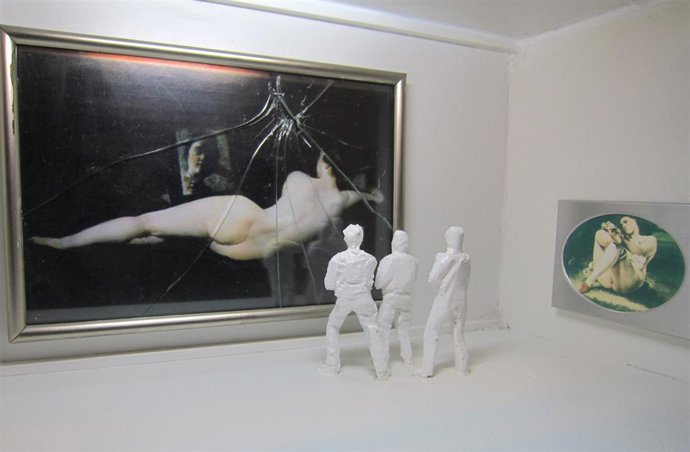 Caja Titulada 'La Venus Dañada', De Jesús Capa