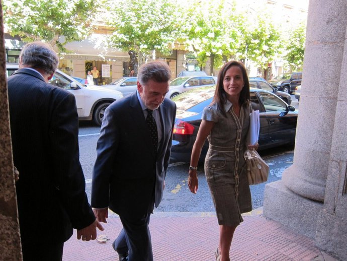 Miguel Alejo Y Beatriz Corredor