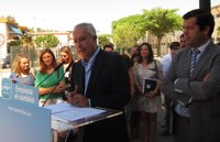 Arenas cifra en casi mil millones los recortes realizados por el Gobierno de Griñán en política educativa