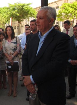 Javier Arenas, Hoy Tras Visitar Un Colegio
