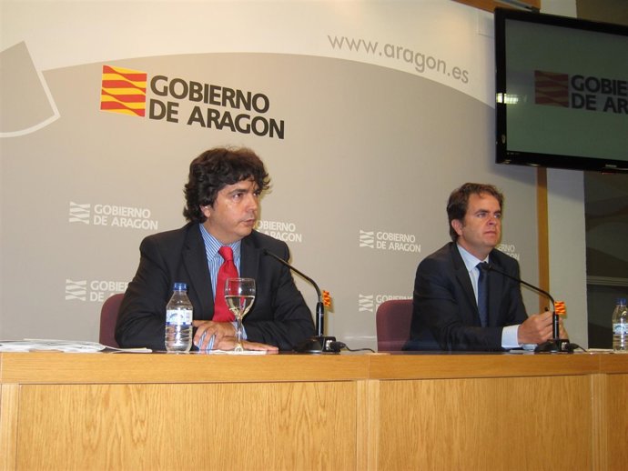 Garcés Y Bermúdez De Castro En La Rueda De Prensa