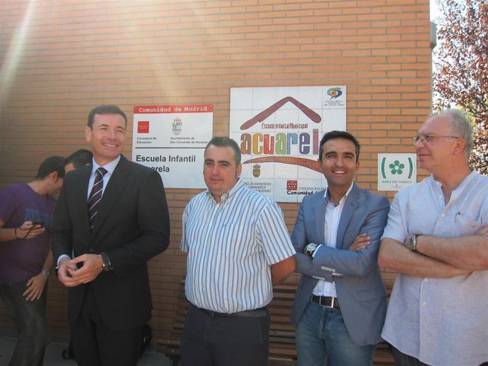 Tomás Gómez Visita La Escuela Infantil Acuarela De San Fernando