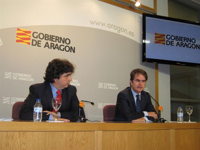 Los Consejeros Garcés Y Bermúdez De Castro En La Rueda De Prensa