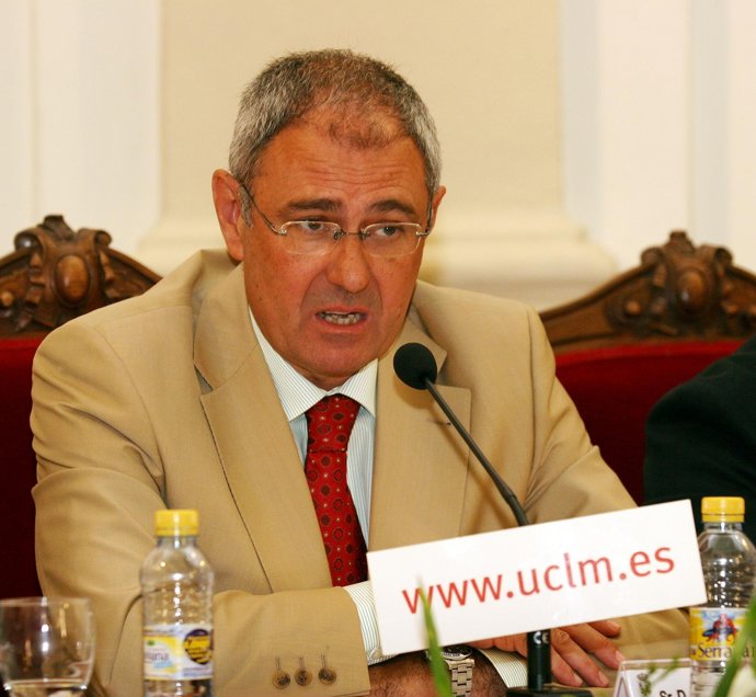 Ernesto Martínez Ataz