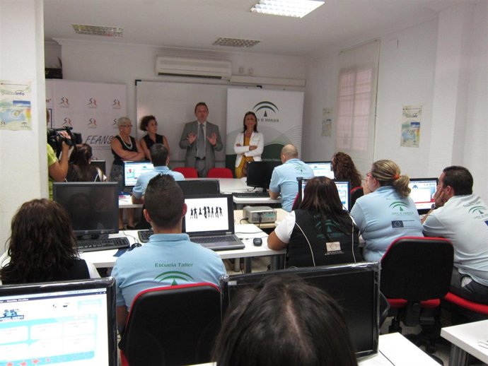 El Consejero  De Empleo, Manuel Recio, En Un Acto En El Polígono Sur De Sevilla