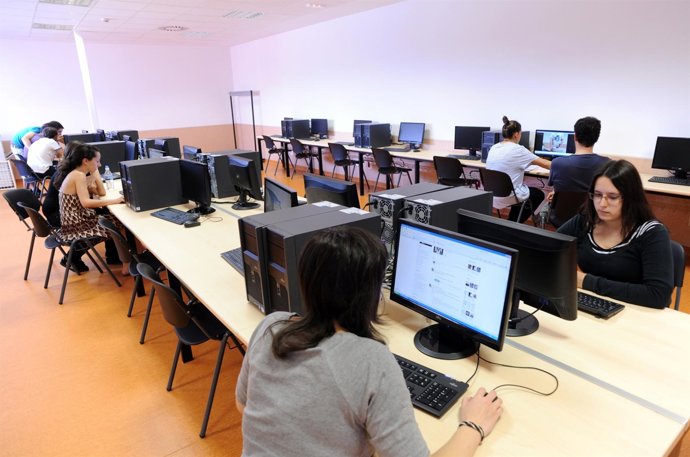 Sala De Ordenadores De La UC