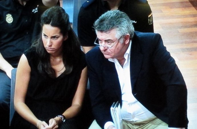 Roca Y Su Hija En El Juicio Del Caso 'Malaya'