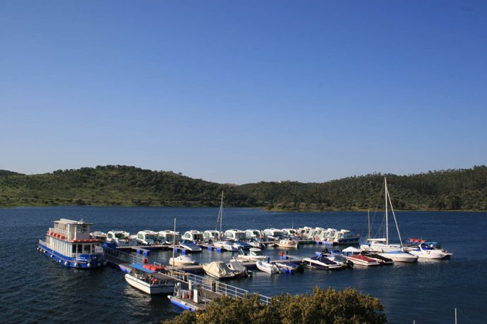 Grande Lago De Alqueva