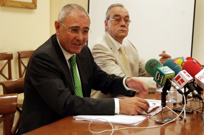 Ernesto Martínez Ataz, Rector De La UCLM