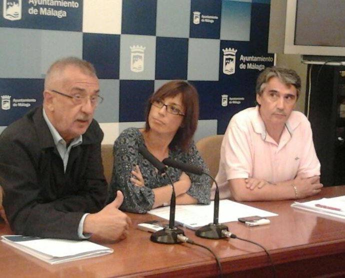 El Viceportavoz Y La Portavoz Socialista, Durante La Rueda De Prensa