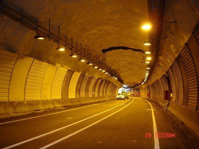 Interior Del Túnel De Belate.