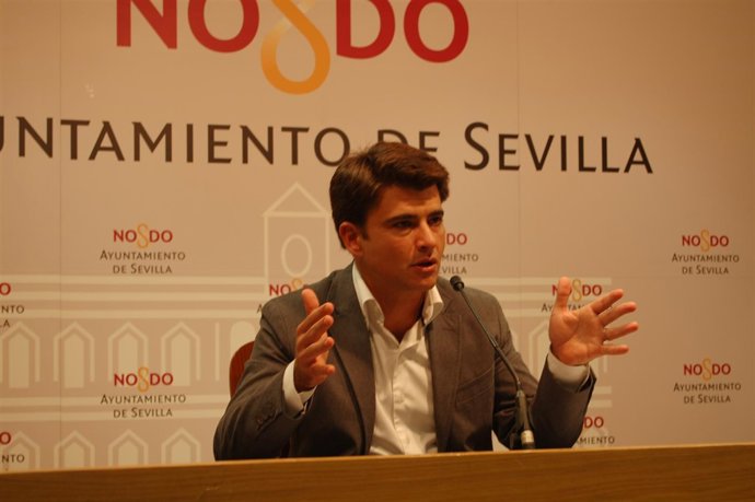 Beltrán Pérez En Rueda De Prensa.