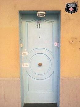 Puerta Del Edificio Precintado