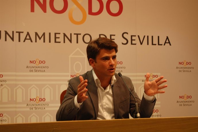 Beltrán Pérez En Rueda De Prensa.