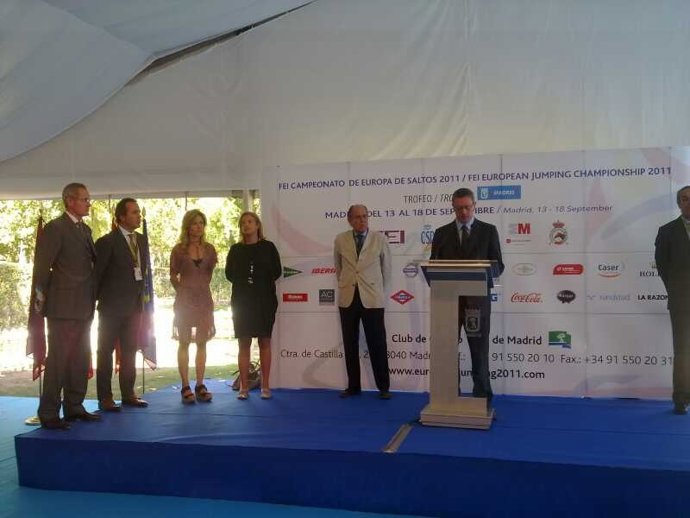 Gallardón Durante La Presentación Del Campeonato De Europa De Saltos