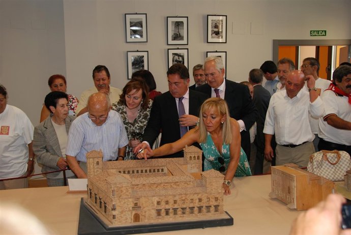 Inauguración Del Centro Cultural De Lorenzana, En León