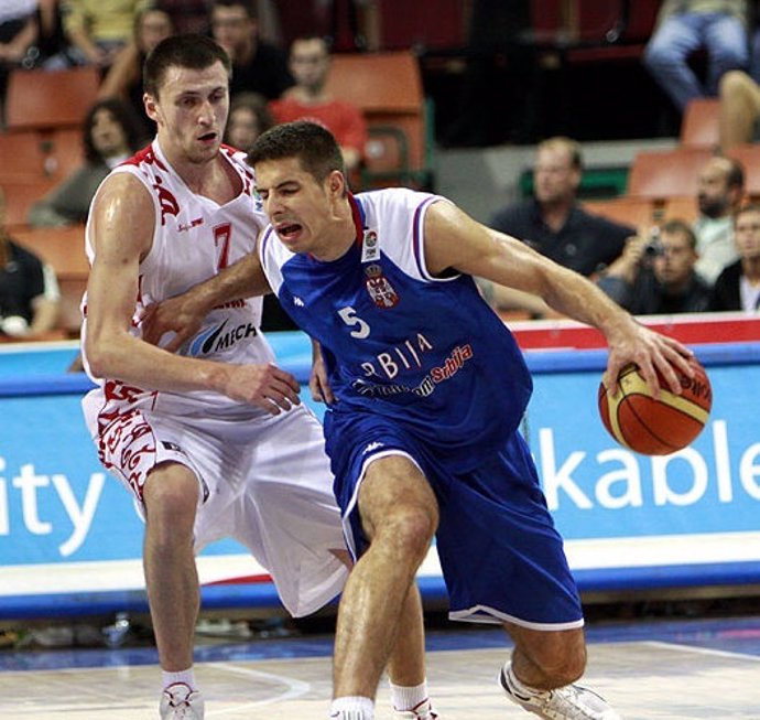 Selecciones De Baloncesto De Rusia Y Serbia En Cuartos De 2009