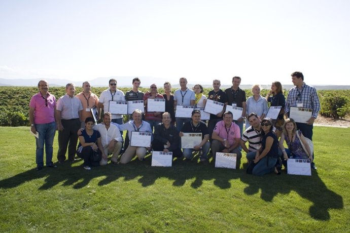 Los Sumilleres Y El Jurado Del V Taller De Enología Azpilicueta