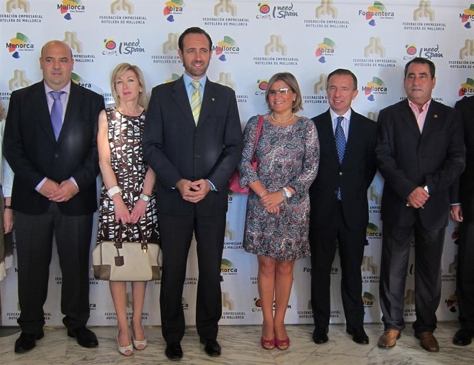 J.R.Bauzá Y Miembros De La Junta Directiva De FEHM